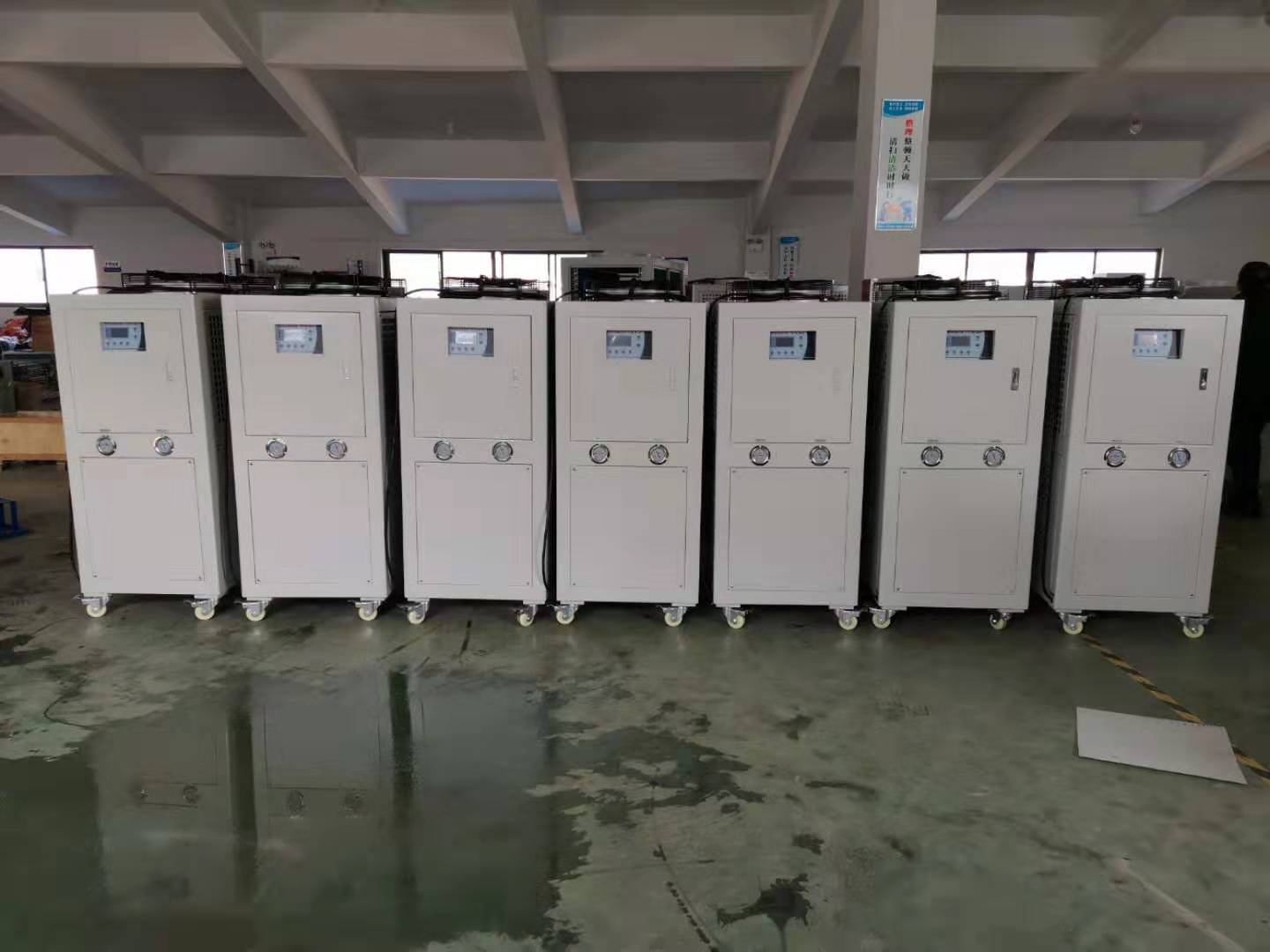 低温循环冷水机的多少钱？